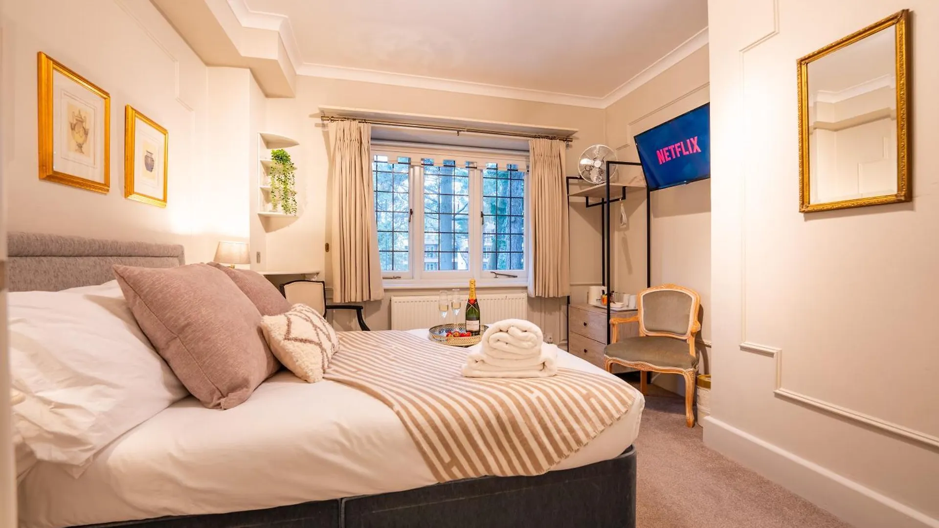 The Cransley By Grandeur Property Bournemouth Guest house